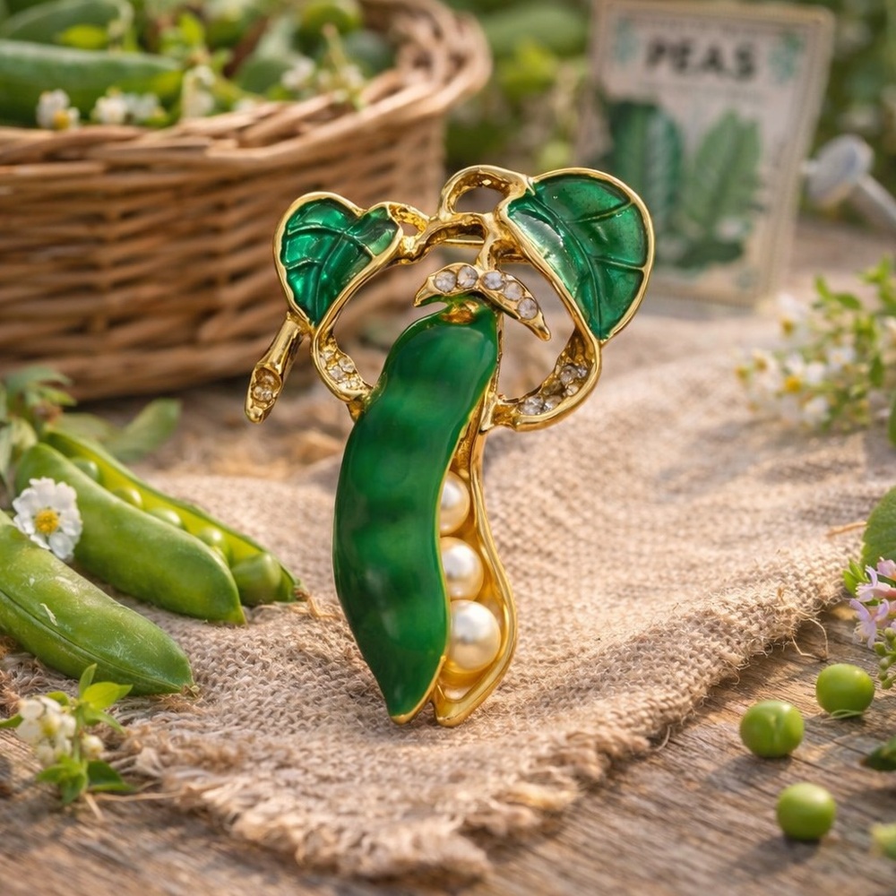 Vintage Pea Pod Brooch with Pearls